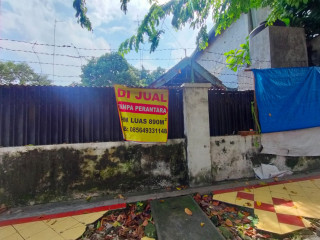 Dijual Rumah + Pekarangan Luas di Jalan Ronggolawe!