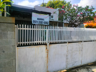 Dijual / Disewakan Kantor/Rumah di Pusat Kota Tuban di pinggir Jalan Nasional